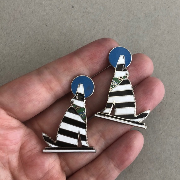 TAVLOS coyote earrings - Picture 1 of 7